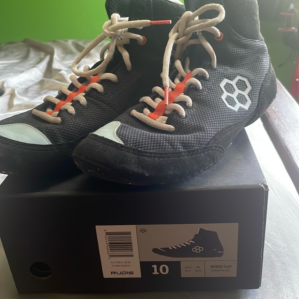 Men’s size 10, women’s 11.5 Rudis wrestling shoes